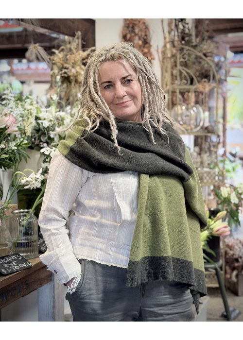 ERIBÉ | Bowden Colour Block Stole | Green Bean